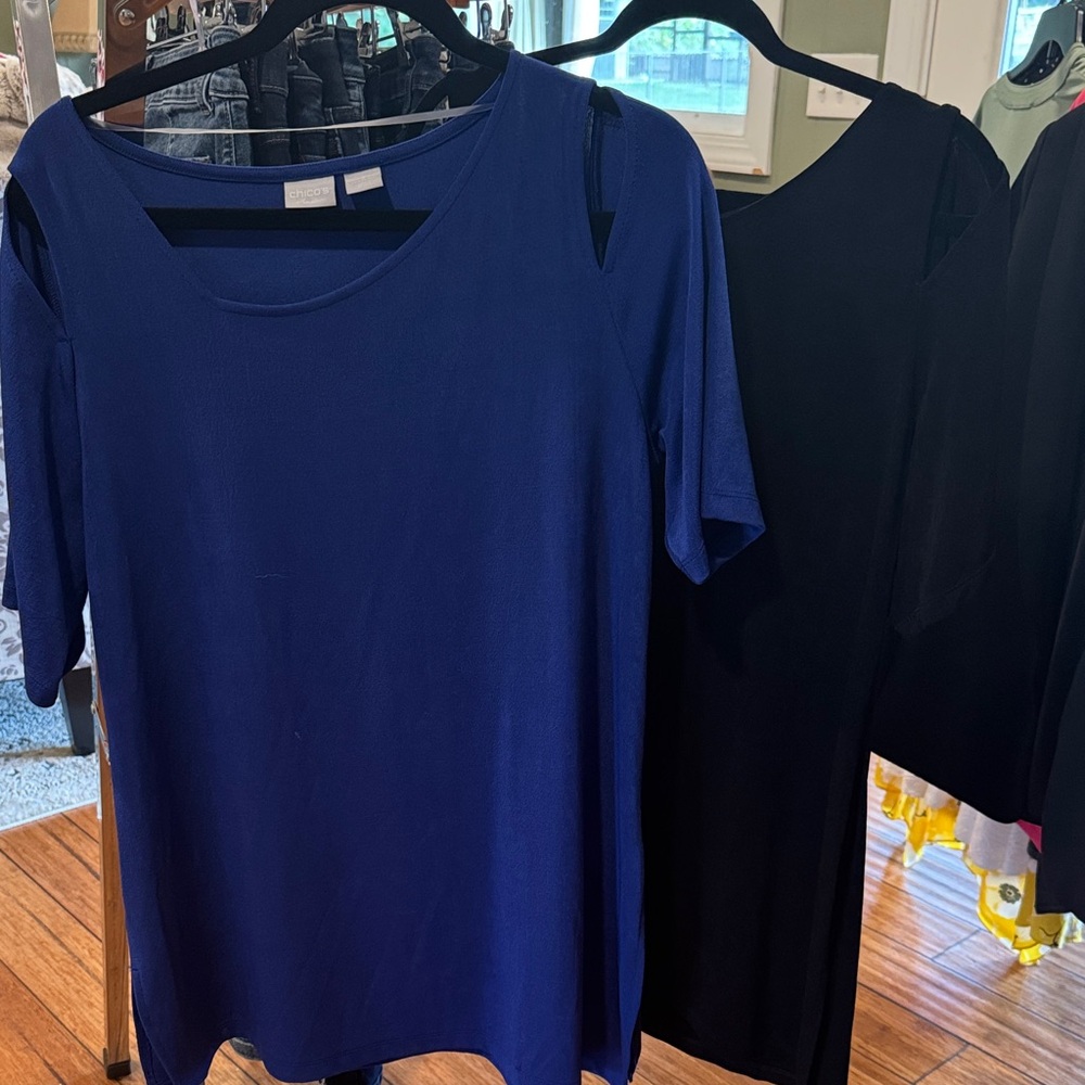 Chico's Deep Blue Short Sleeve Tee